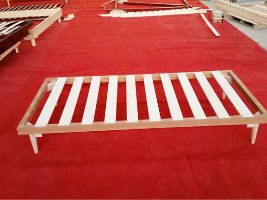 點(diǎn)擊查看詳細(xì)信息<br>標(biāo)題：Wooden bedstead 閱讀次數(shù)：1492